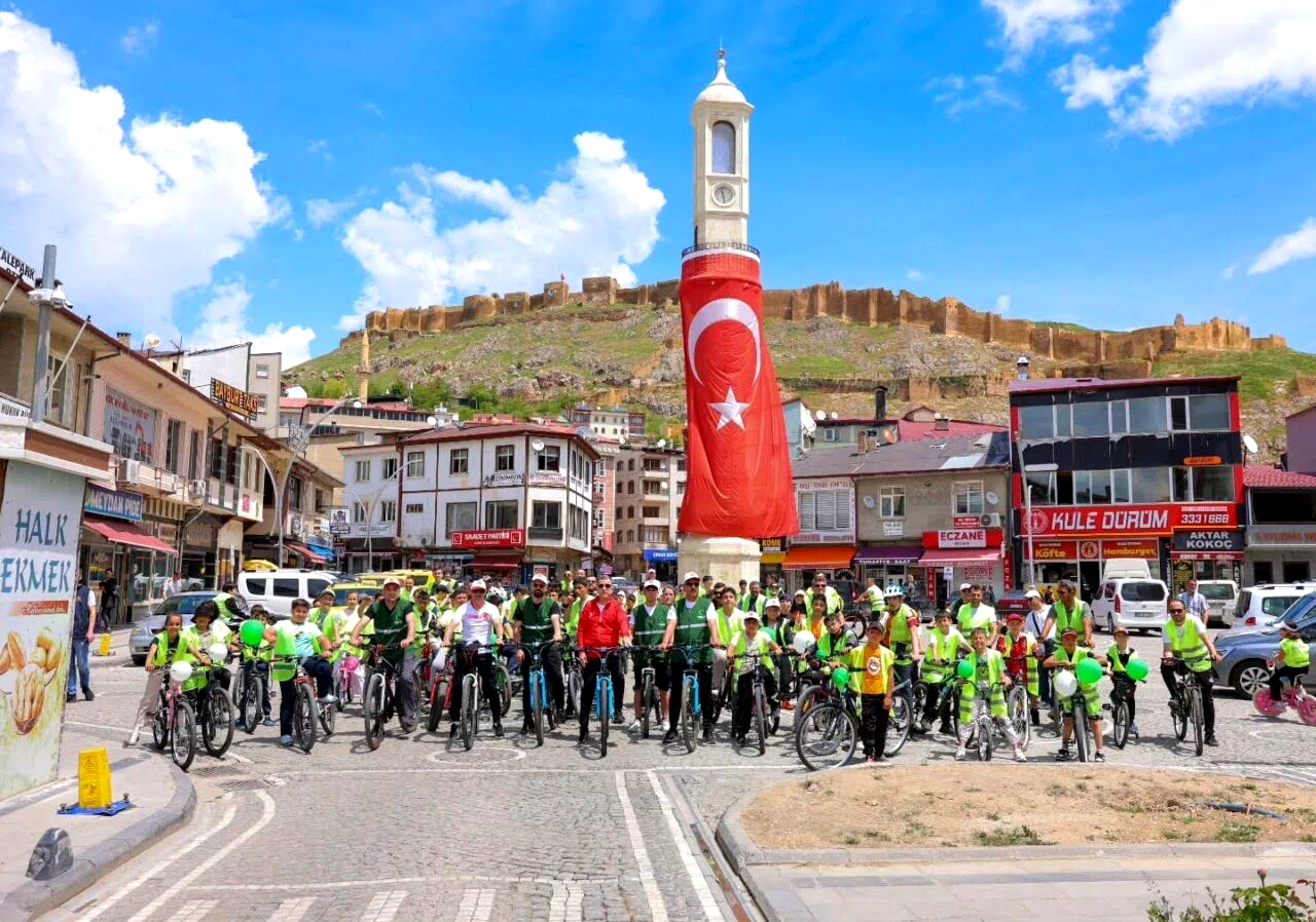 Bayburt’ta sağlıklı yaşam için pedallar çevrildi