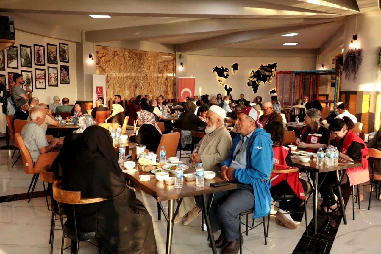Bayburt’ta şehit aileleri ve gaziler onuruna yemek programı düzenlendi
