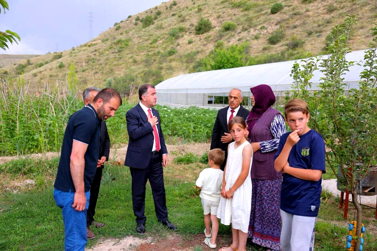 Bayburt’ta şehit ve gazi aileleri ziyaret edildi