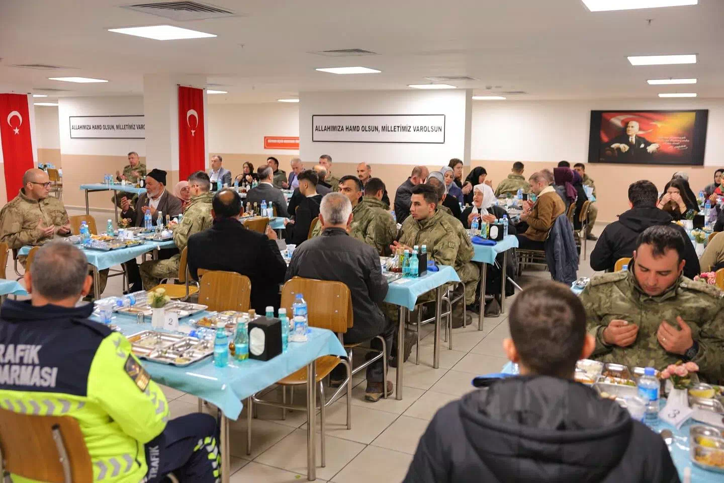 Bayburt’ta şehit ve gazi yakınları için düzenlenen iftar programı Vali Eldivan’ın katılımıyla gerçekleşti.