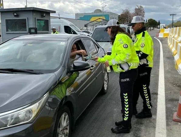 Bayburt’ta Trafik Denetiminde Anlamlı Jest