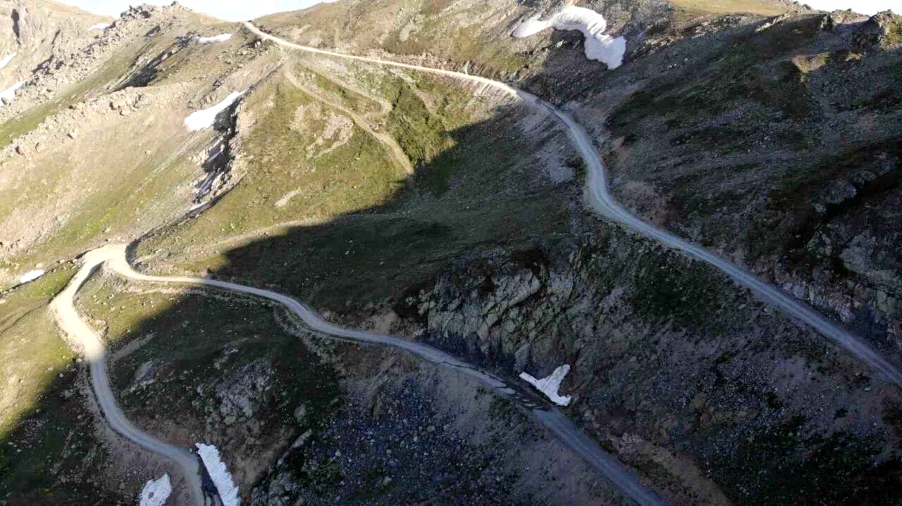 Bayburt’ta turizmin önü yolda tıkandı: “Böbreğinde taş olan bu yolda düşürür”
