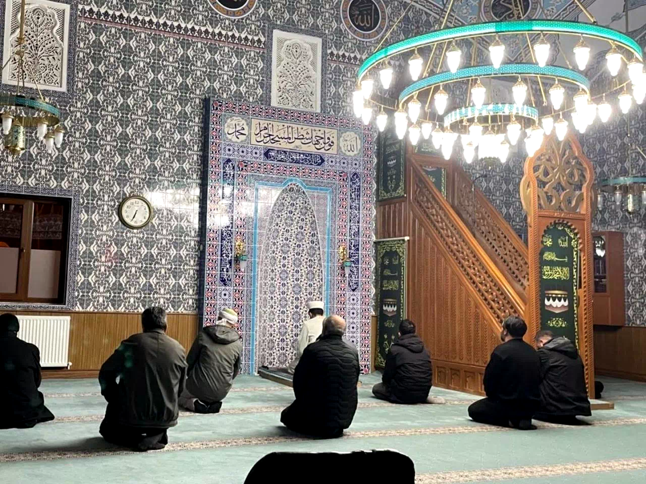 Bayburt’ta üniversite öğrencileri camilerde imamlık ve müezzinlik yaptı