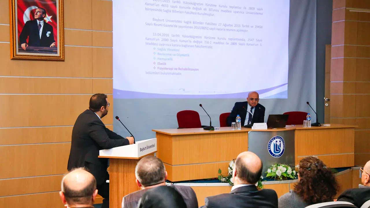 Bayburt’ta Yaşlı Sağlığı ve Yapay Zeka Buluştu: 1. Sağlık Sempozyumu Başladı