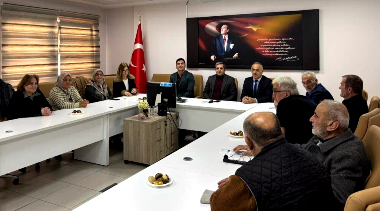 Bayburt’ta yaşlılara dijital okuryazarlık eğitimi verildi