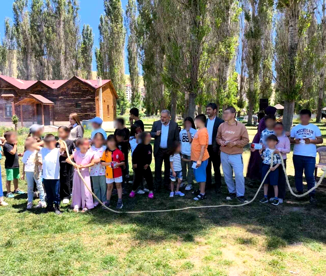 Bayburt’ta yetim çocuklar ve ailelerine yönelik piknik programı düzenlendi