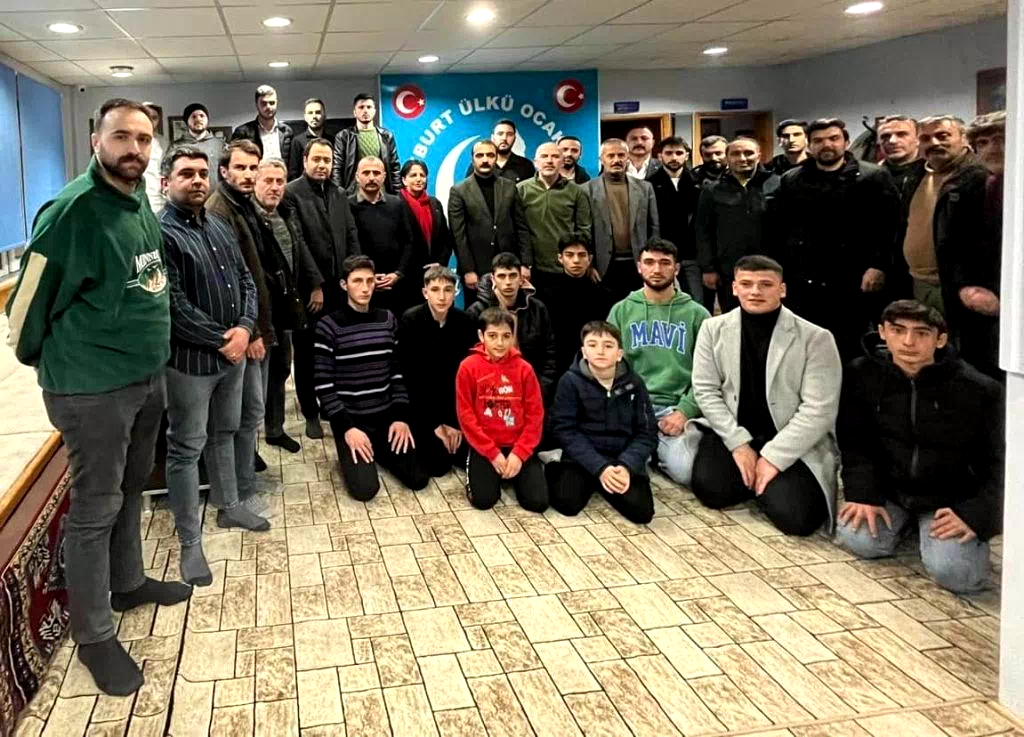 Bayburt Ülkü Ocakları’nda “Türk Soyu ve Türk Dili” Semineri Düzenlendi