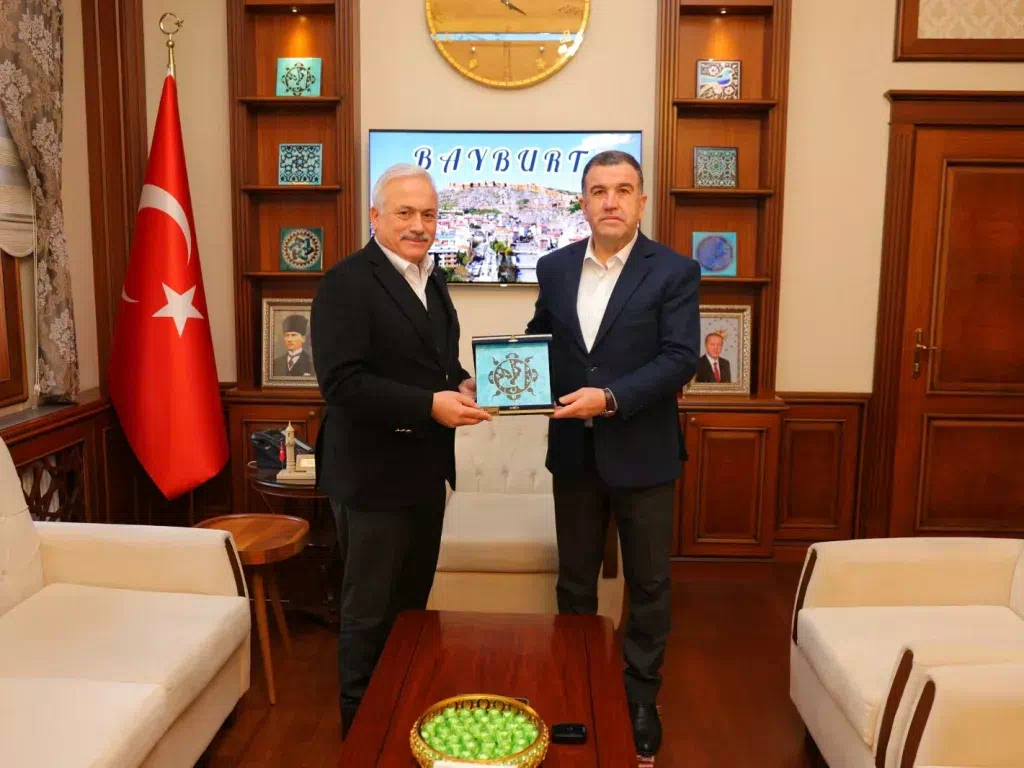 Bayburt Valisi Mustafa Eldivan, Aksaray Valisi Mehmet Ali Kumbuzoğlu’nu Makamında Ağırladı