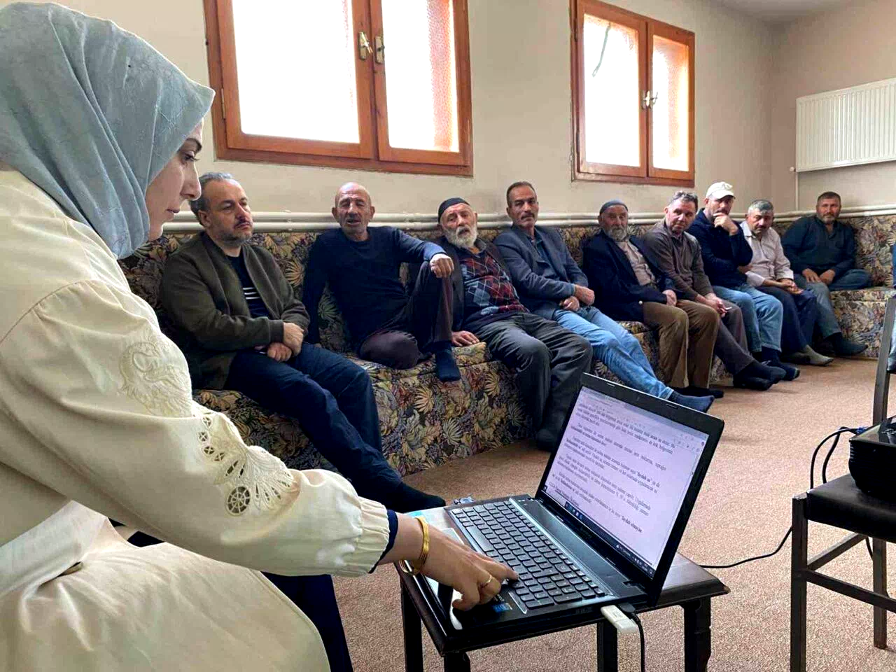 Bayburtlu çiftçiler basınçlı sulama ve TARSİM konusunda bilgilendirildi