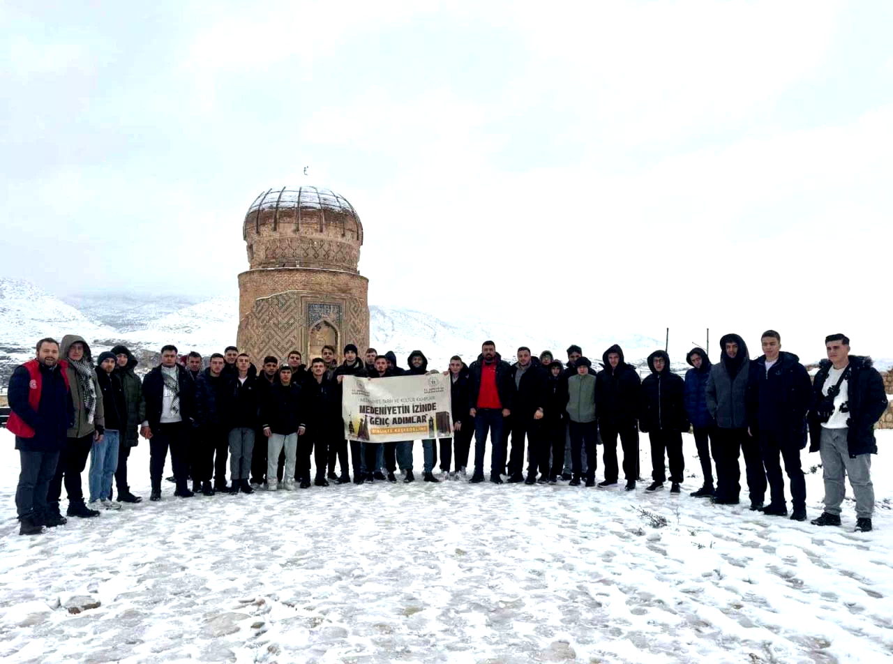 Bayburtlu gençler kültür gezisini tamamladı