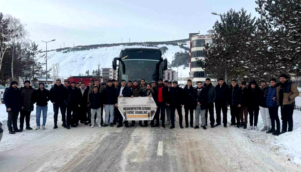 Bayburtlu gençler ‘Kültür Kampı’ kapsamında Hasankeyf’e uğurlandı