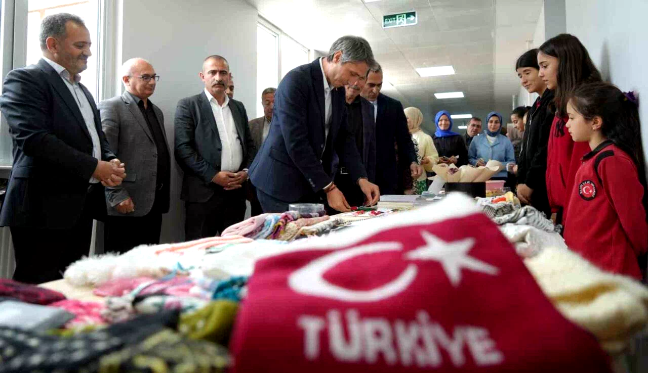 Bayburtlu öğrenciler düzenlendikleri hayır çarşısıyla Filistin’e destek oldular
