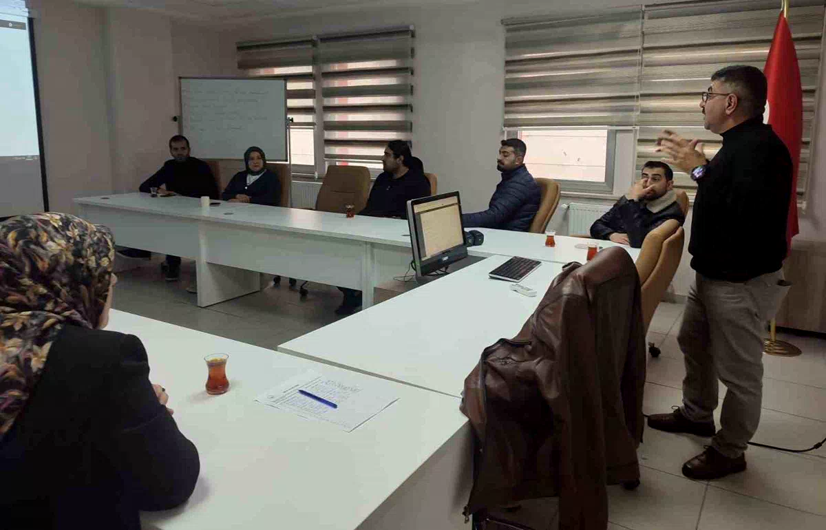 Bayburt’ta engelli ve yaşlı hizmetleri personeline eğitim verildi