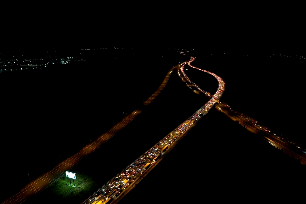 Bayram göçü başladı: Otoyolların kesişim noktasında trafik durdu