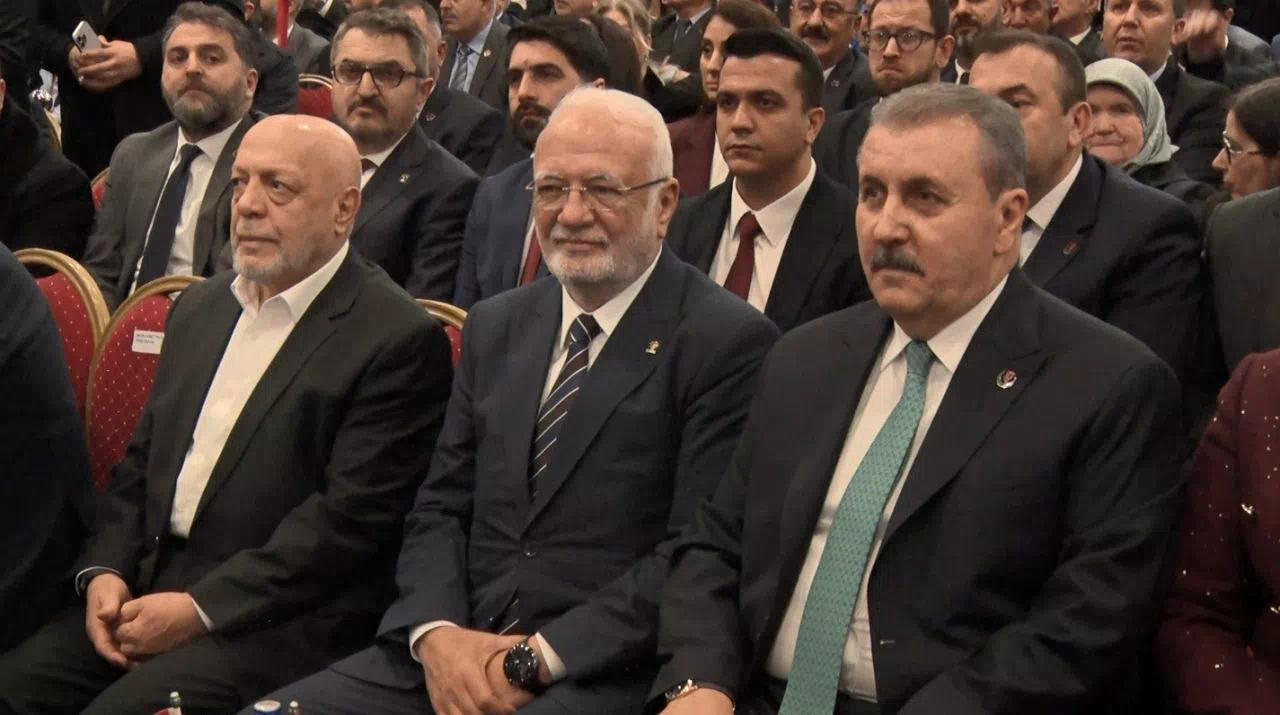 BBP Genel Başkanı Destici: “O saç örgüsü Bozkurt’un yelesidir, çakalın, sırtlanın oyuncağı olamaz”