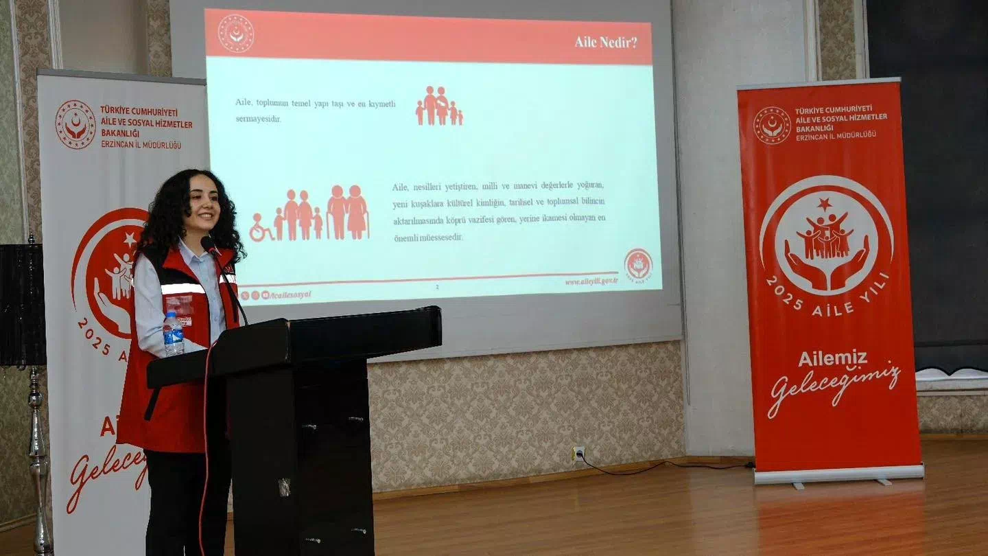 Belediyede “Ailemiz Geleceğimiz” sunumu düzenlendi