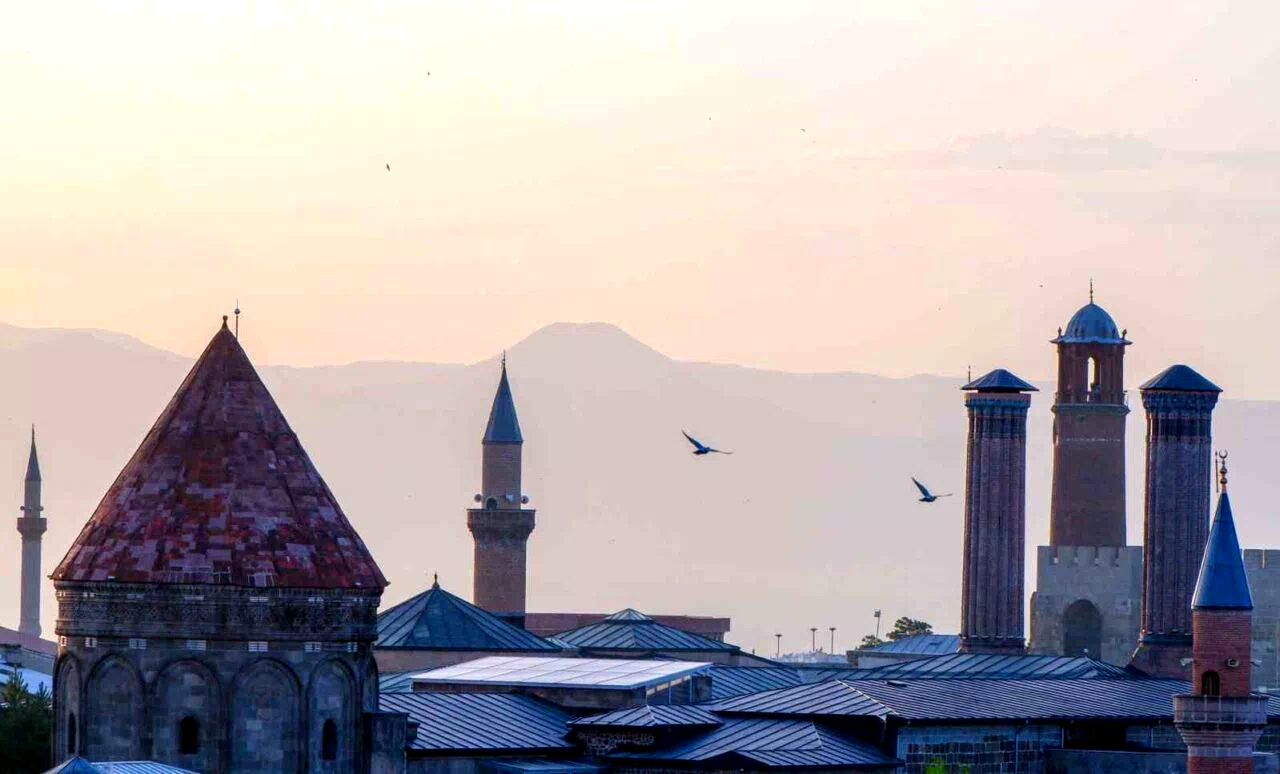 Belgeler konuştu: Erzurum, İzmir’in acısını yüreğinde hissetmiş