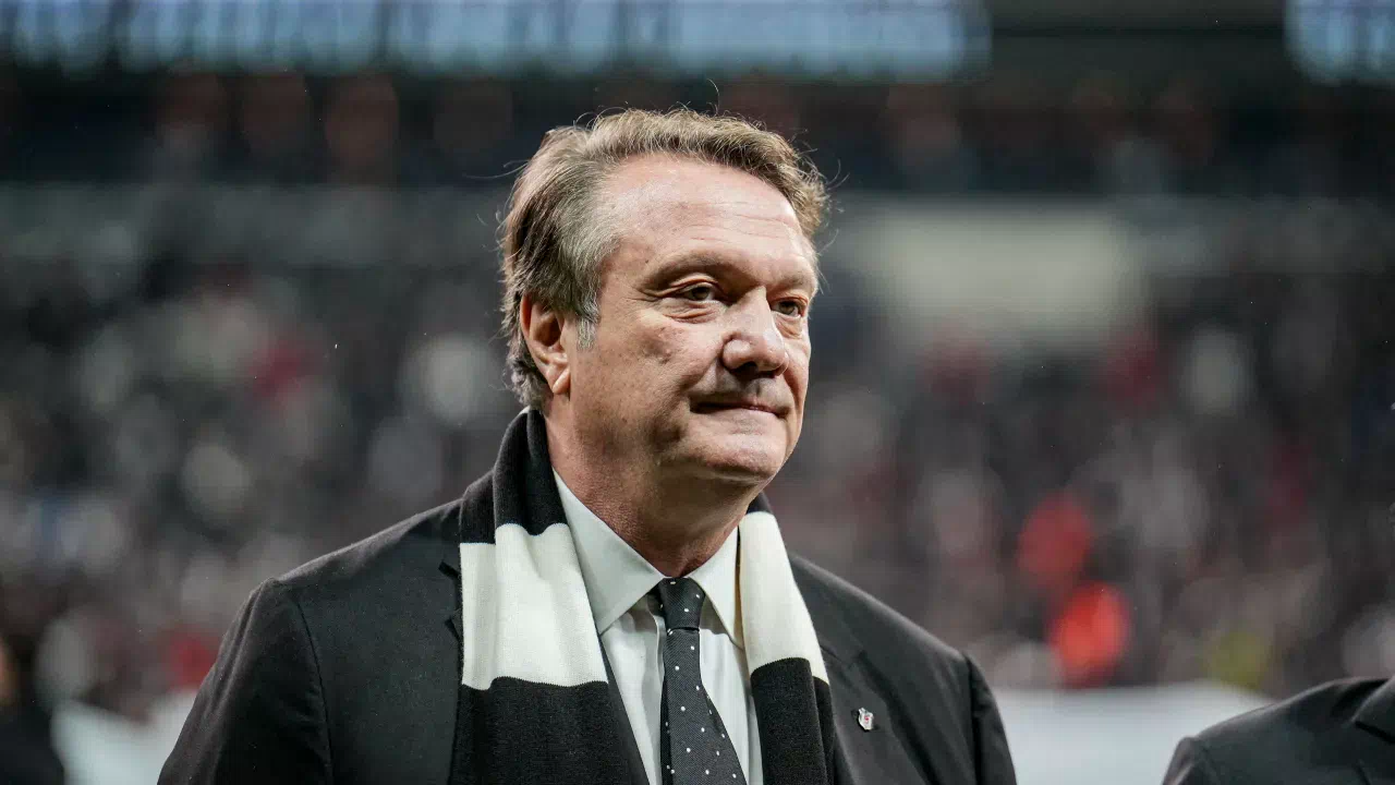 Beşiktaş Divan Kurulu'nda gerginlik: Hasan Arat'a yumruklu müdahale!