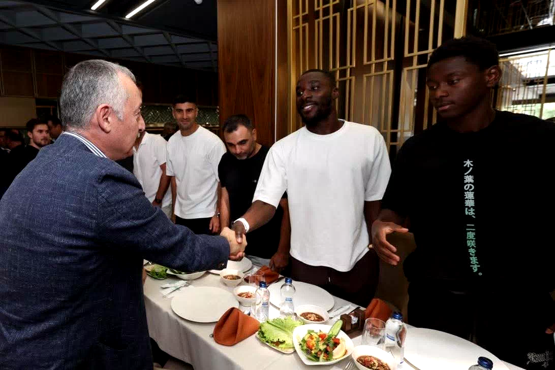 Beşiktaş maçı öncesi Kocaelisporlu futbolculara moral
