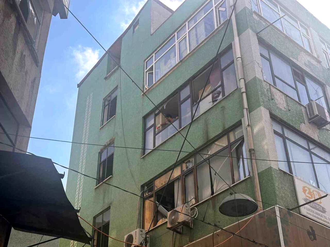 Beyoğlu’ndaki patlamanın yeni görüntüleri ortaya çıktı, patlamada facianın eşiğinden dönüldü