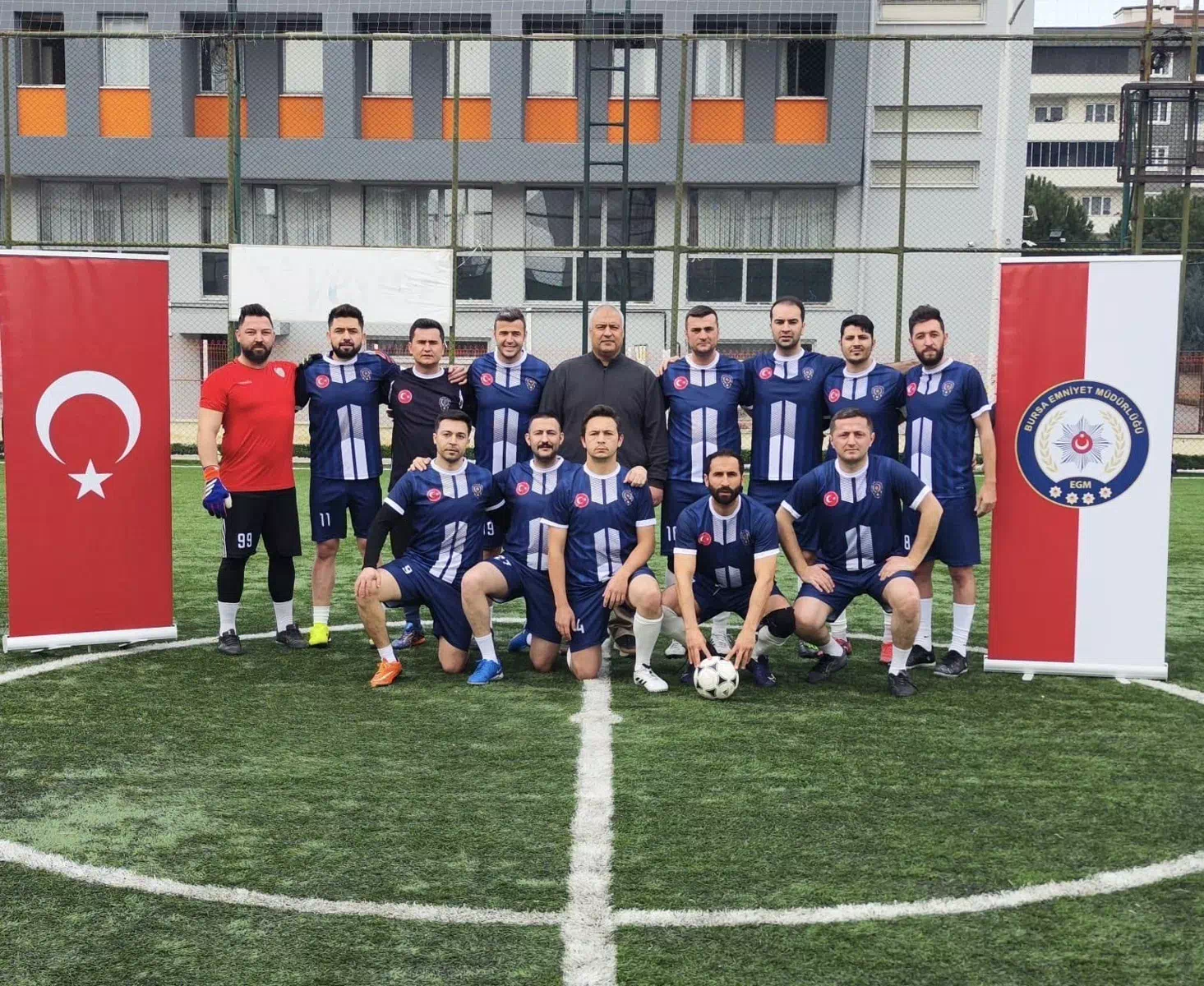 Bilecik İl Emniyet Müdürlüğü Futbol Takımı, Bursa’daki turnuvada şampiyon oldu.