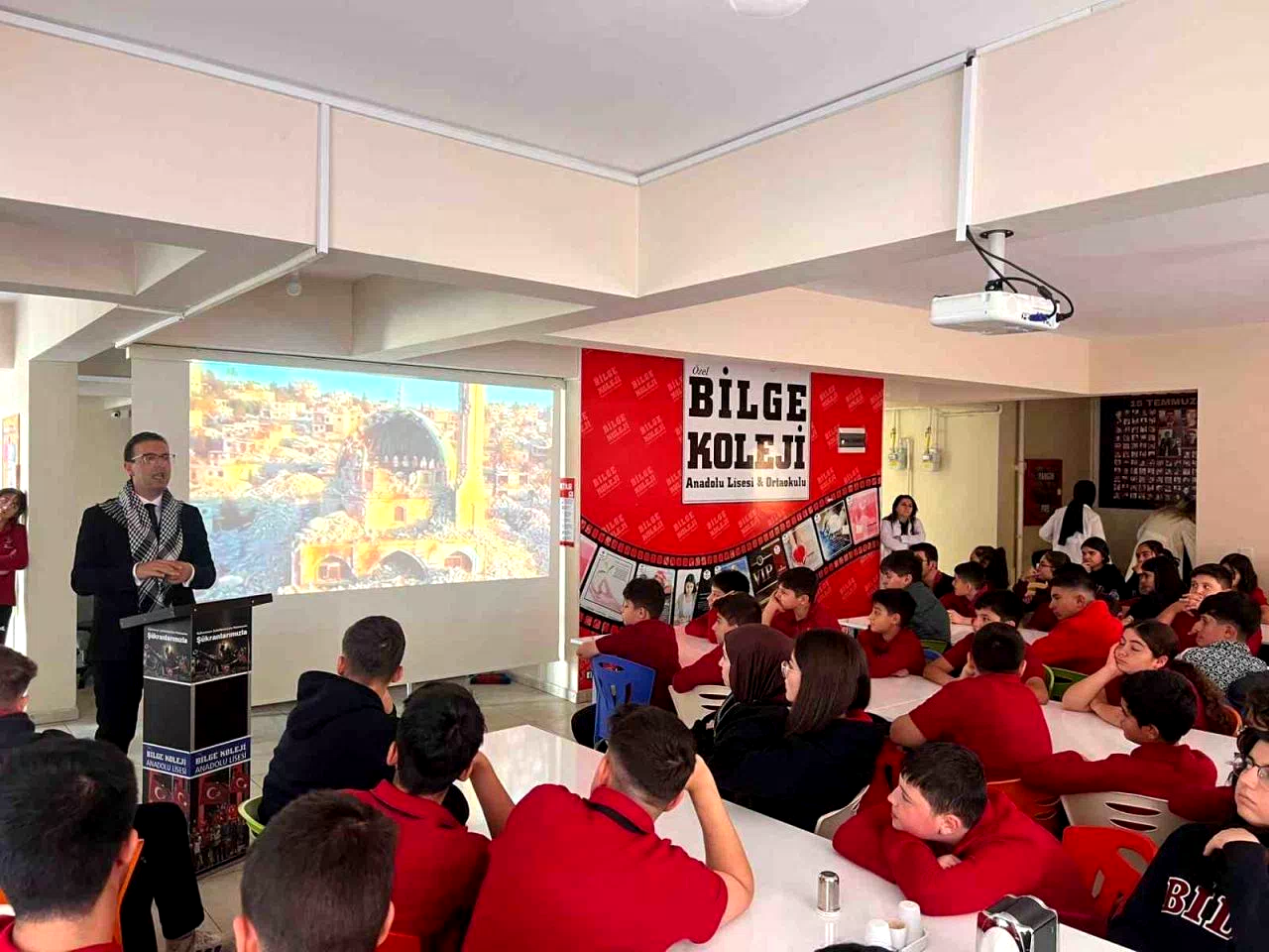 Bilge koleji öğrencilerinden Filistin’e destek: ‘mavi kurdele’ etkinliği