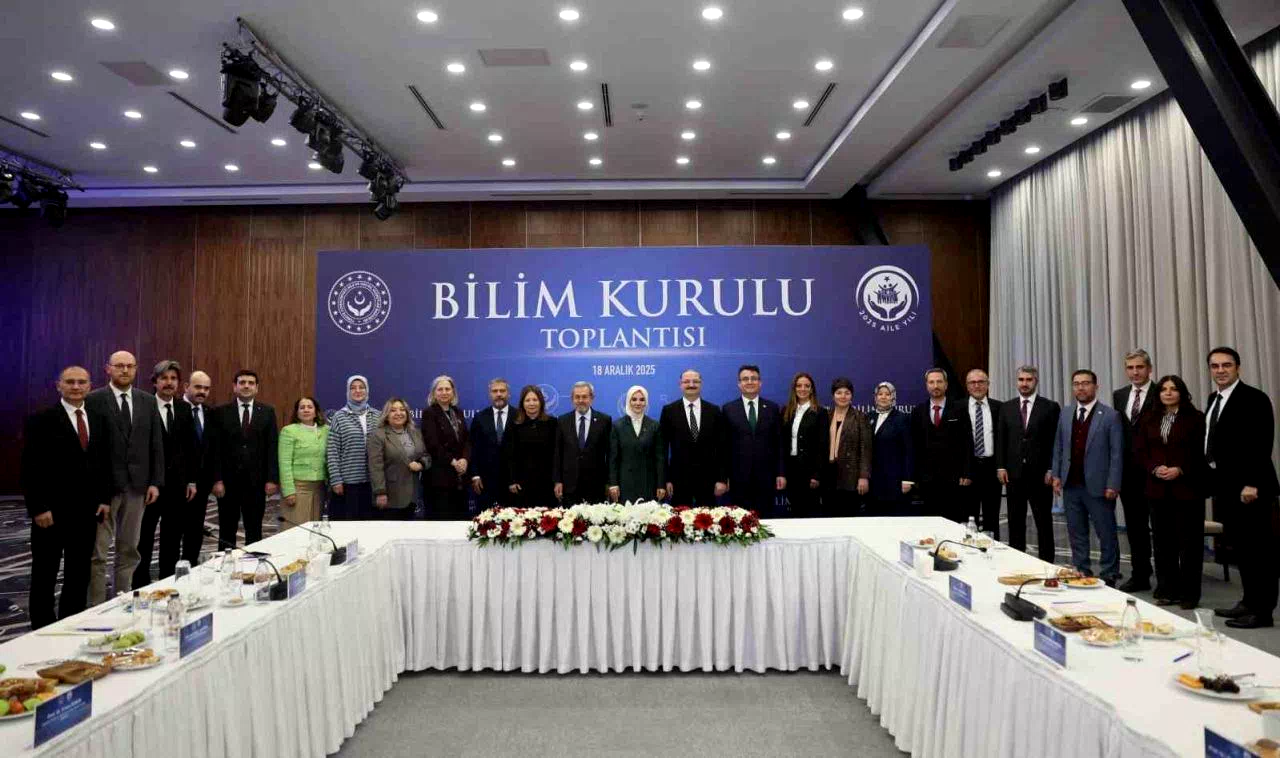 Bilim Kurulu toplantısı Rektör Hacımüftüoğlu’nun katılımıyla gerçekleştirildi; Bilim temelli sosyal politikalar vurgusu
