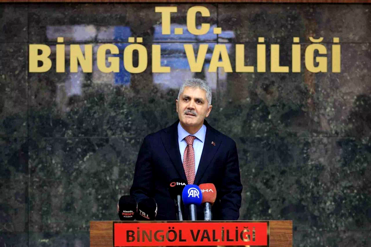 Bingöl Valisi Çelik görevine başladı