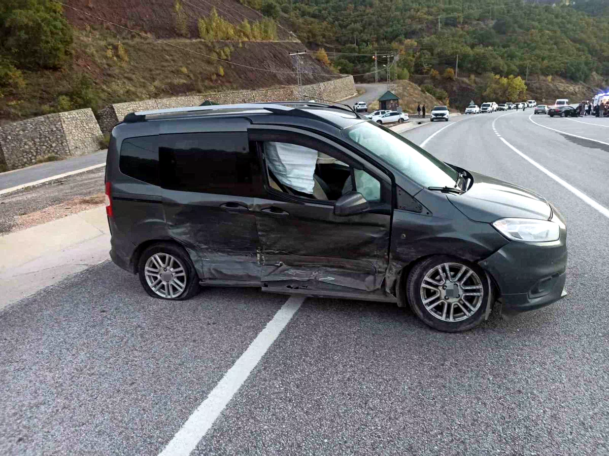 Bingöl’de trafik kazası: 3 yaralı