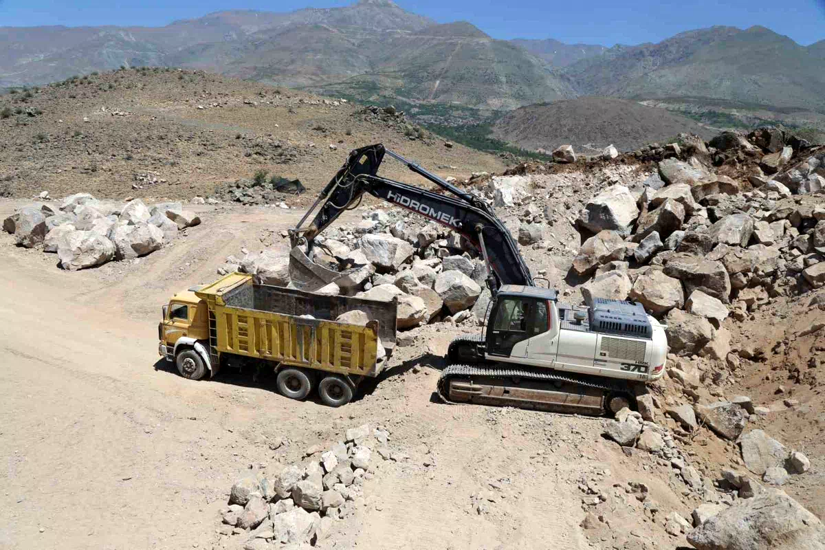 Bir asır dayanıklı andezit taşı