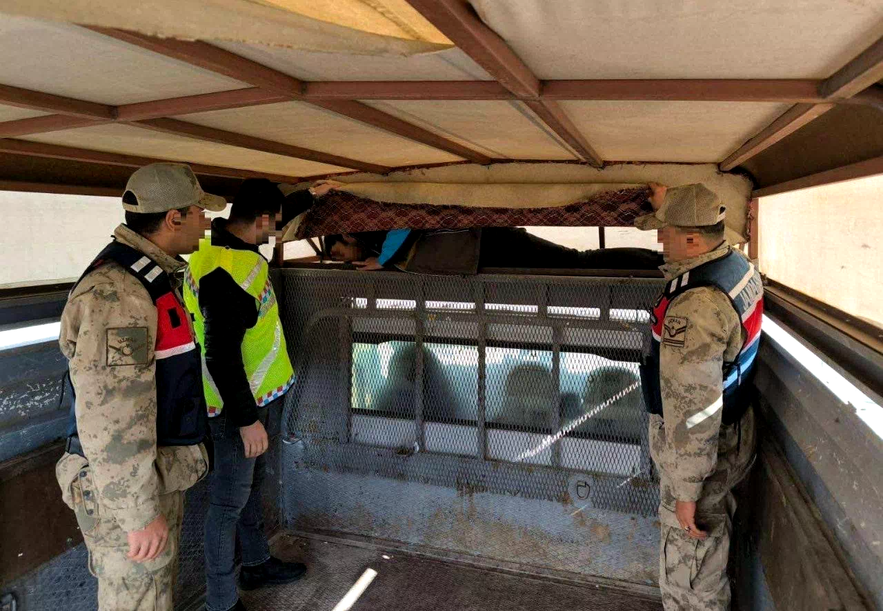 Bir ay içinde 28 düzensiz göçmen yakalandı