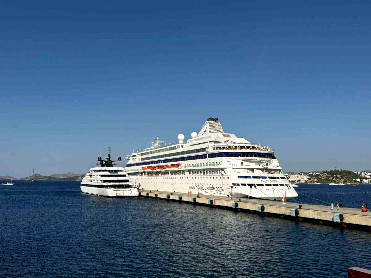 Bodrum’u iki yolcu gemisi ziyaret etti