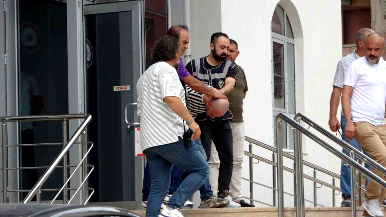 Boşanmak üzere olduğu eşini öldüren şahıs sorgusunun ardından adliyeye sevk edildi