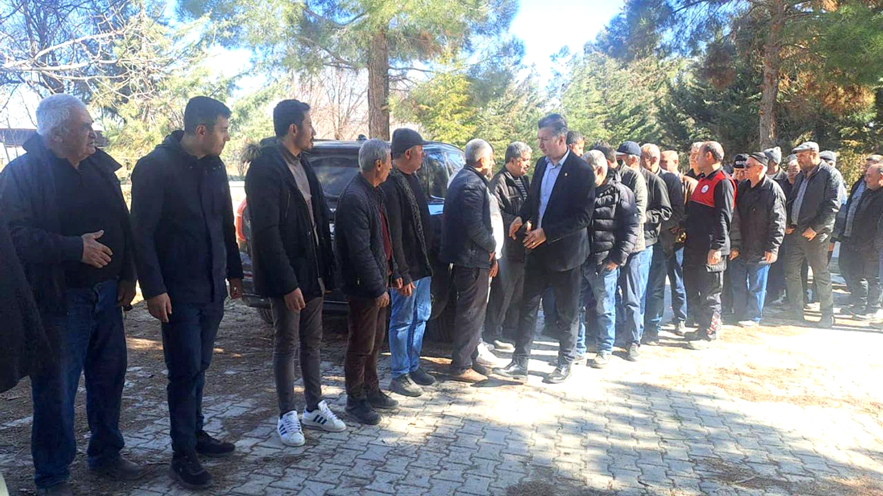 Burdur Milletvekili İzzet Akbulut, Yeşilova, Ulupınar ve Başmakçı köylerinde vatandaşlarla bir araya geldi
