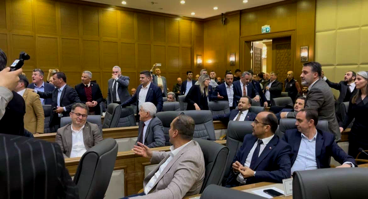 Bursa Büyükşehir Meclisi’nde ‘su zammı’ tekrar gündeme geldi, tansiyon yükseldi