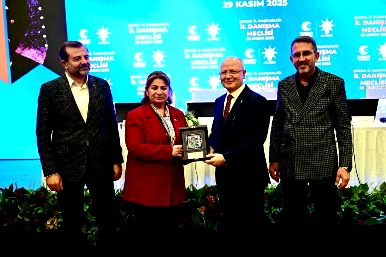 Bursa’da son 1 hafta 5 bin 284 kişi AK Parti kadrolarına katıldı