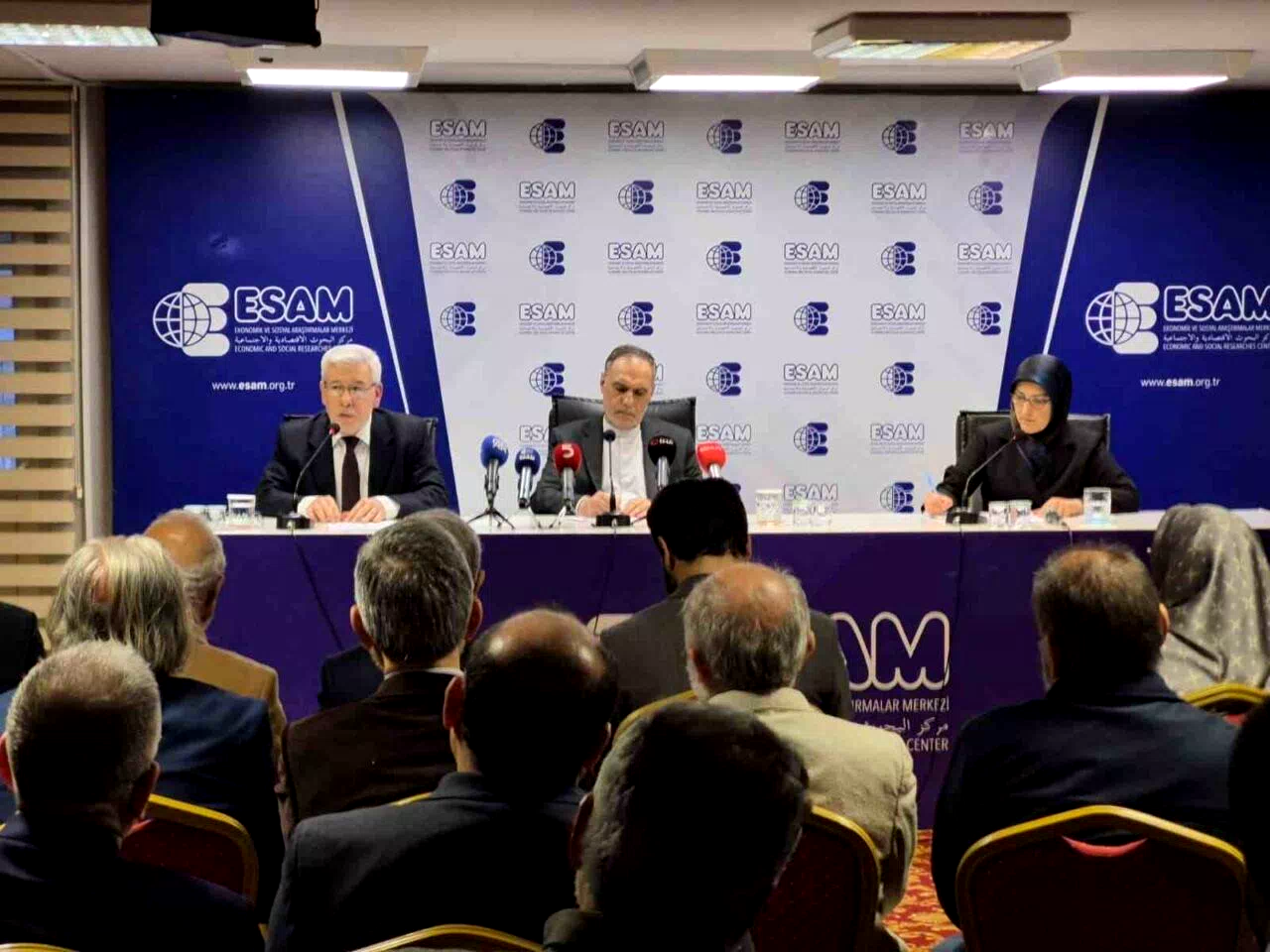 Büyükelçi Zadeh: “İran savaşın başlatıcısı değil, fiili bir tehdide karşılık veren taraf olduğunu ortaya koymaya çalışmıştır”