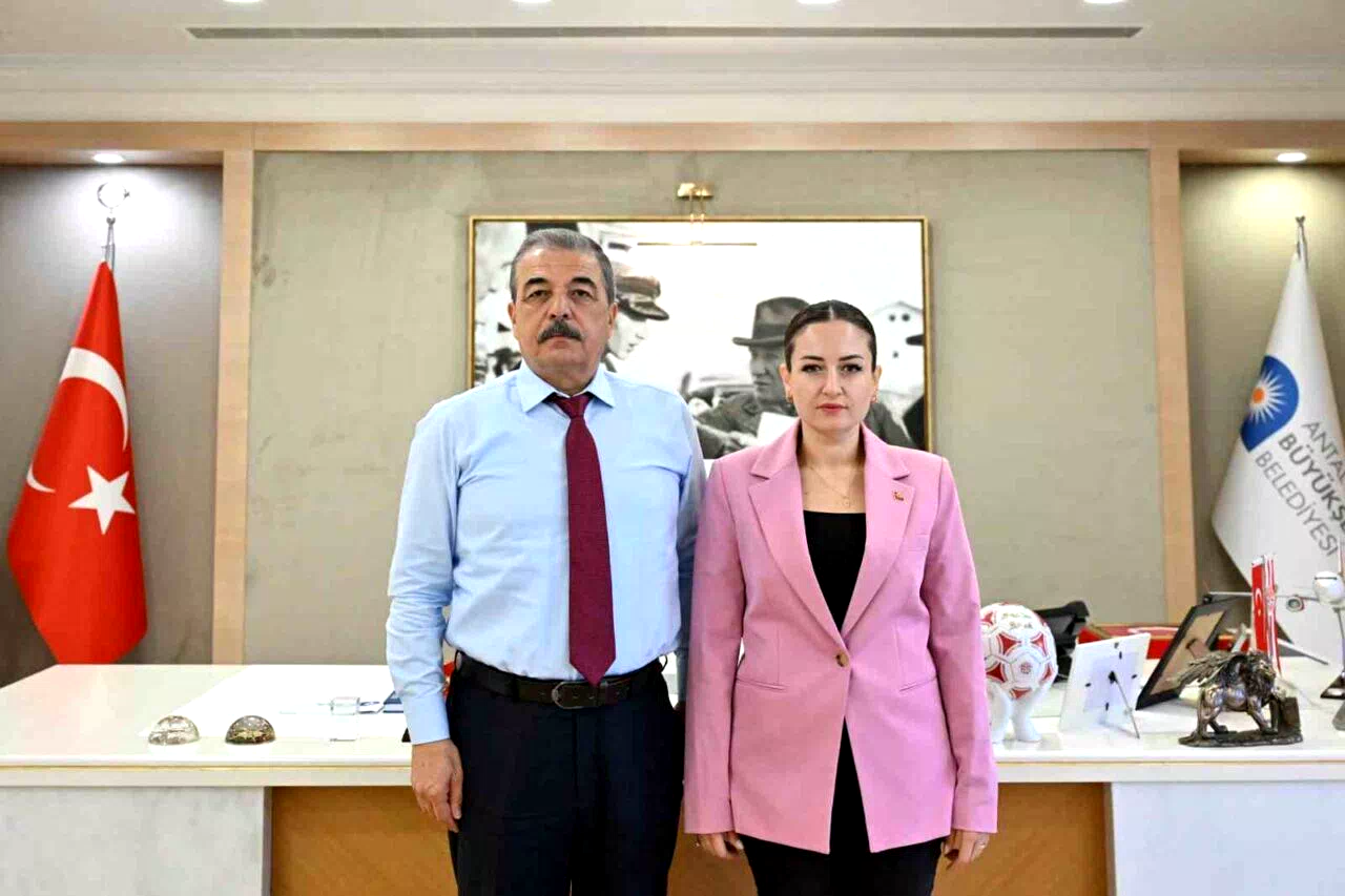 Büyükşehir Başkan Vekili Özdemir: “Başkanımızın niye böyle bir tutuklulukla baş başa kaldığını anlamakta güçlük çekiyoruz”