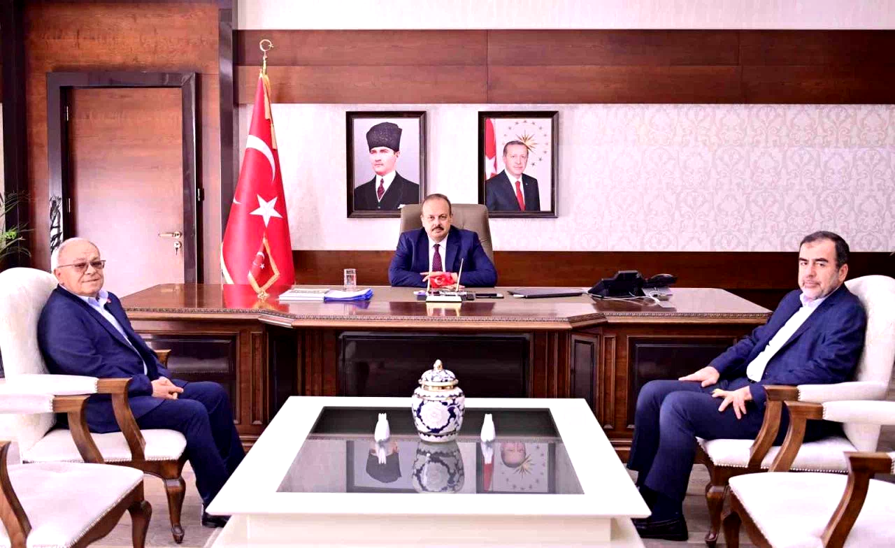 Büyükşehir Belediye Meclisi toplantısı öncesi Vali Canbolat, AK Parti ve CHP İl Başkanlarını ağırladı