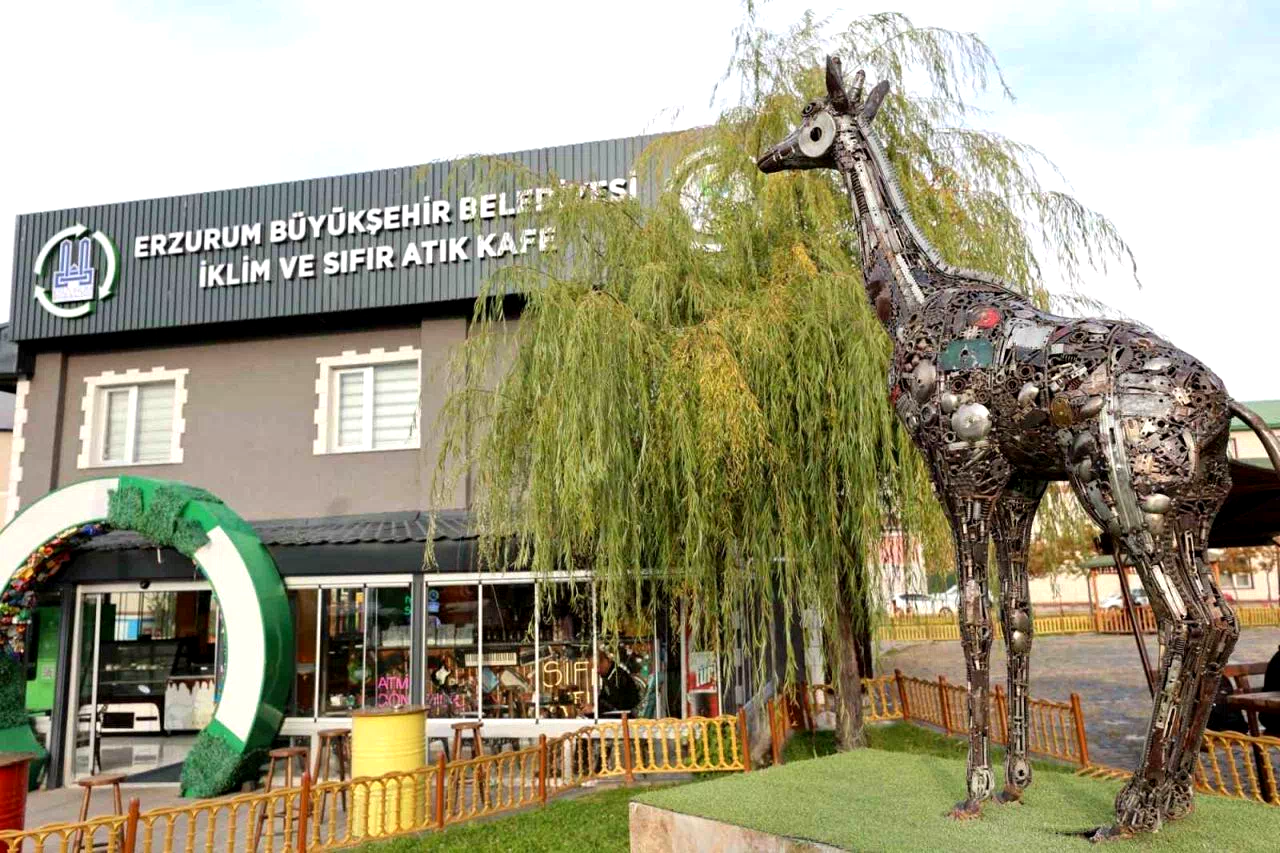 Büyükşehir’in “Sıfır Atık Kafe Ve Otobüs Durağı Projesi” Türkiye birincisi oldu