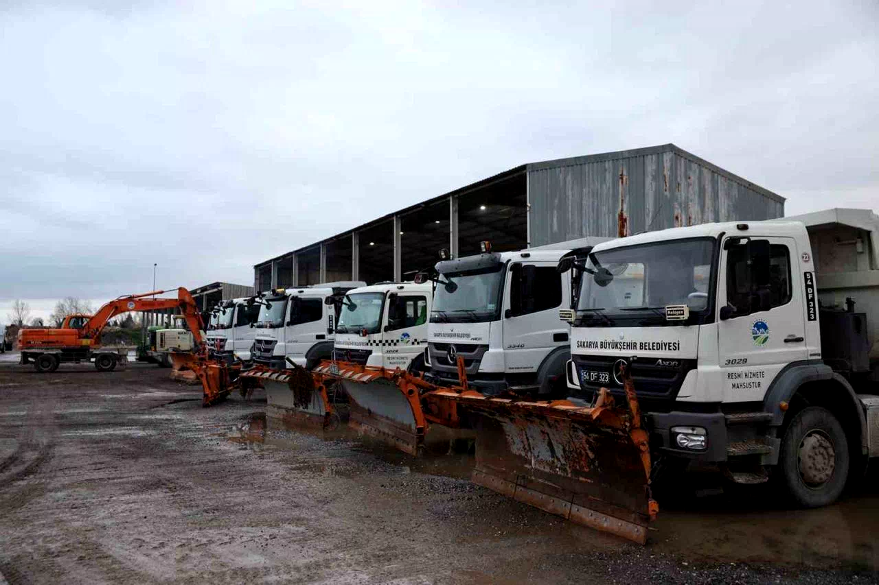 Büyükşehir kar mesaisine hazır: 49 araç ve 98 personel teyakkuza geçti