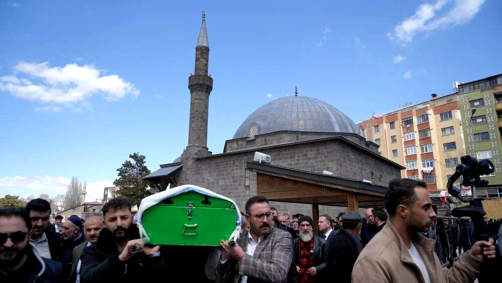 Buzlak ailesi: ‘Yaşanan olaydan derin üzüntü duyuyoruz’