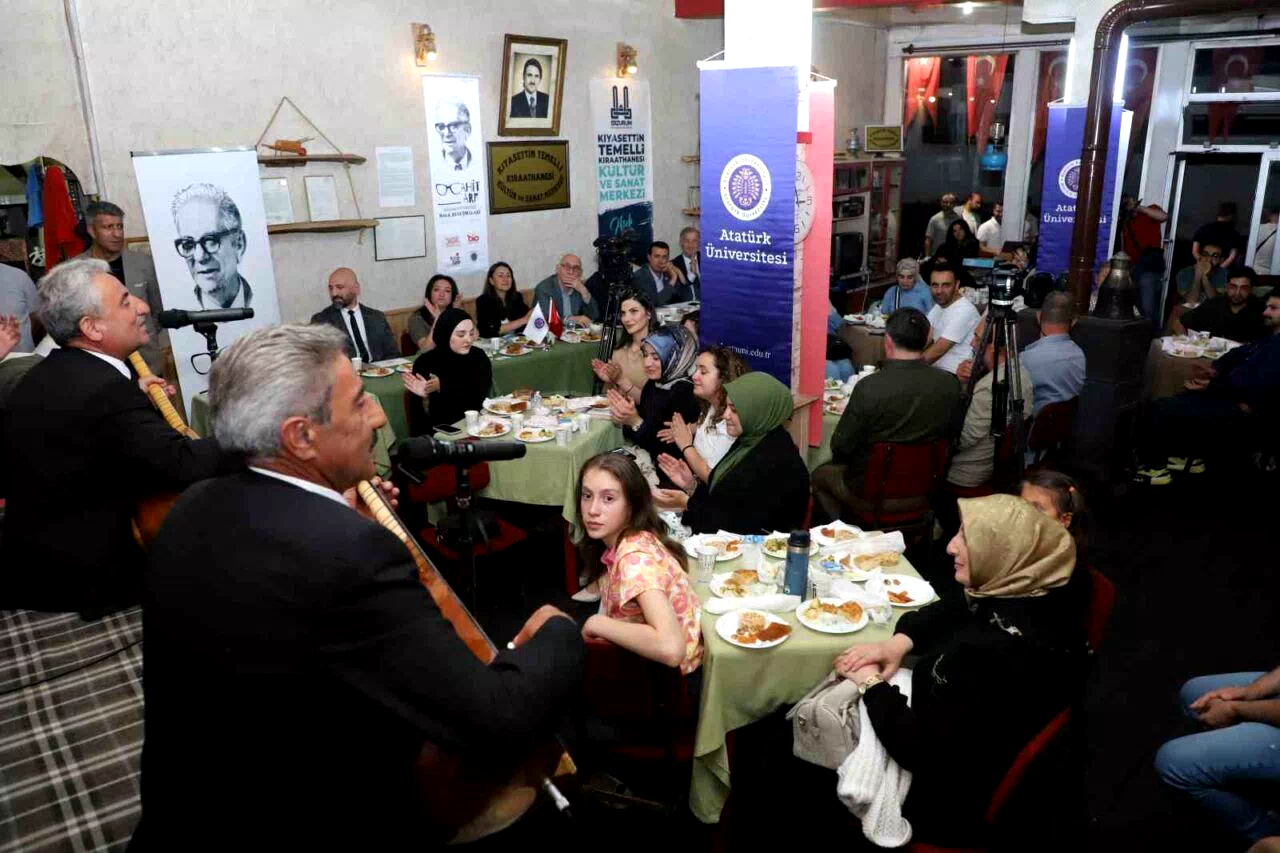 “Cahit Arf halk buluşmaları: Temelli kıraathanesinde bilim ve kültür sohbetleri” programı yoğun ilgi gördü