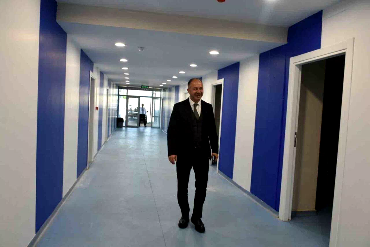 Çakmur hibrit çim zemini inceledi