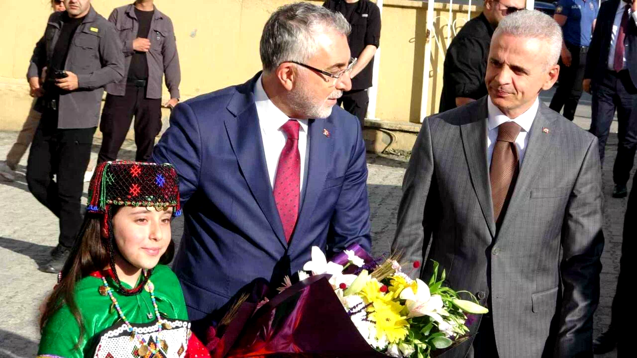 Çalışma Bakanı Işıkhan Ardahan’da