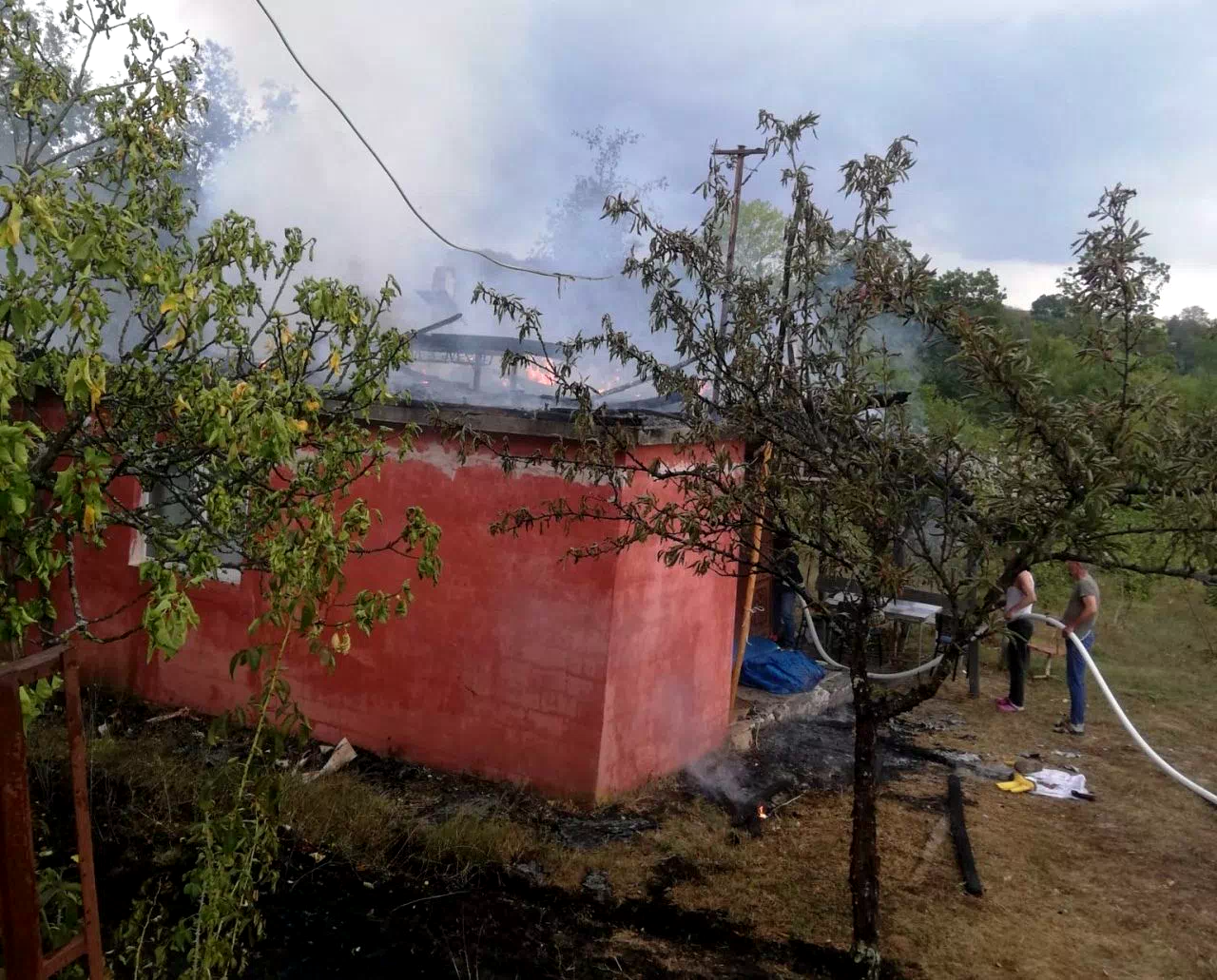 Çaycuma’da bağ evi olarak kullanılan baraka alevlere teslim oldu