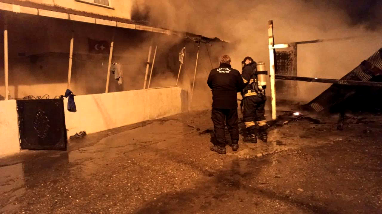Çaycuma’da kazan dairesinde çıkan yangın eve sıçradı
