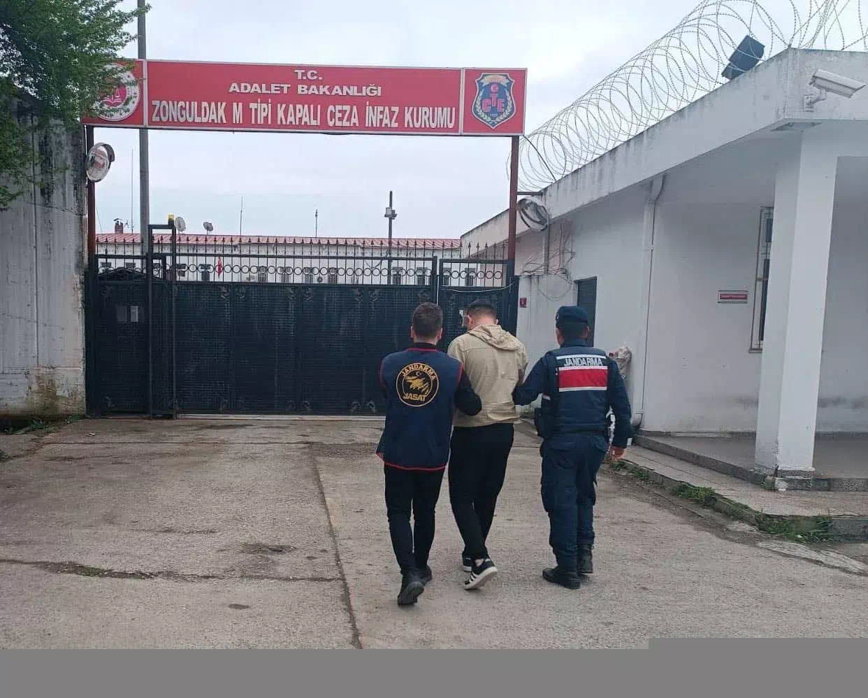 Çaycuma’da Ramazan Bayramı Tedbirleri Kapsamında Yakalanan 2 Kişi Tutuklandı