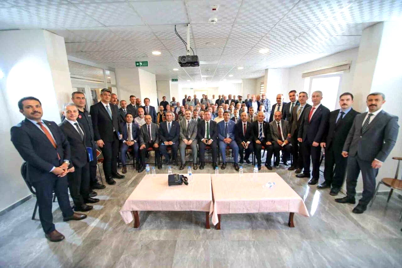 Çayırlı’da muhtarlar toplantısı düzenlendi
