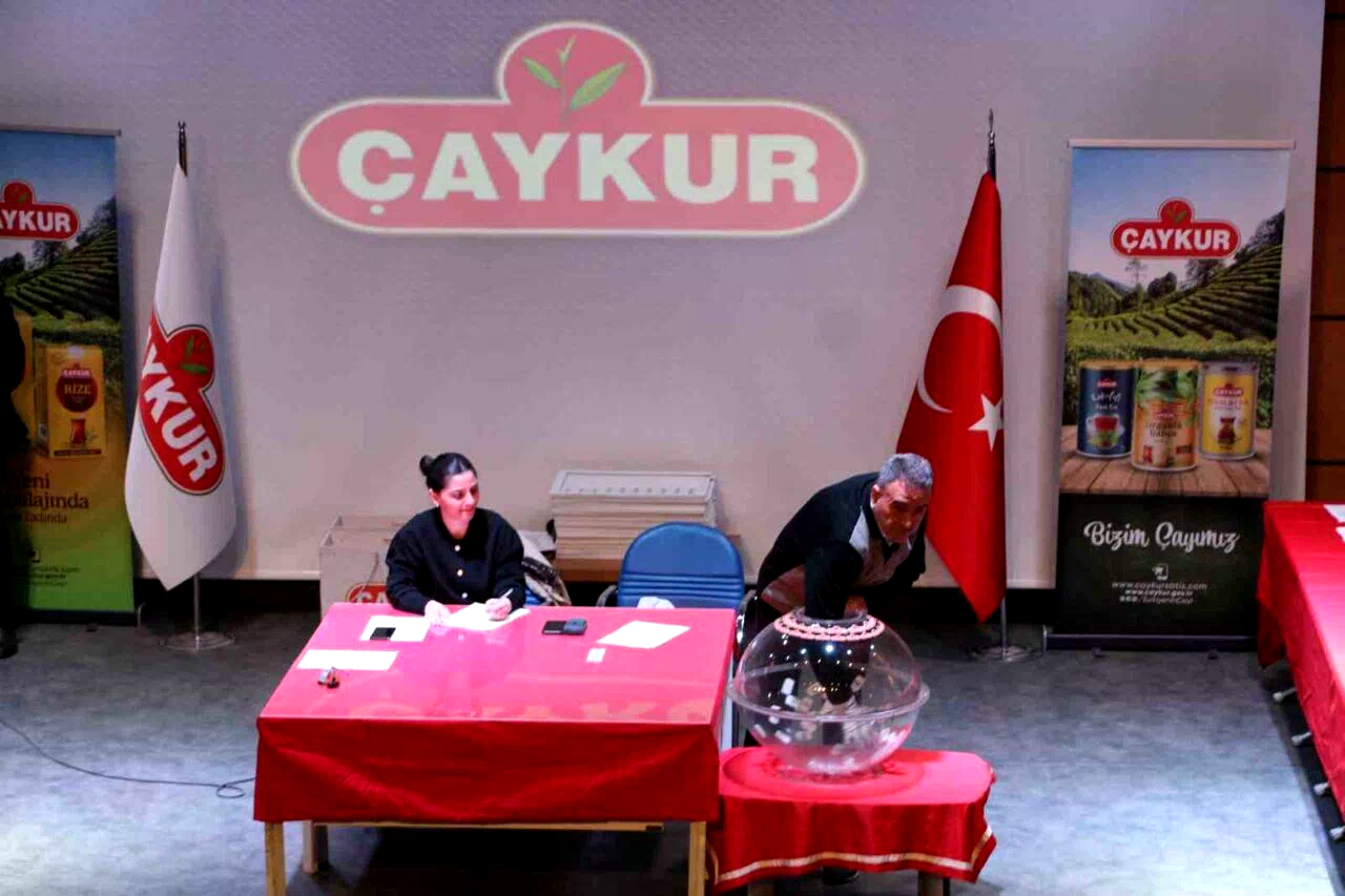 ÇAYKUR’a bin 500 mevsimlik işçi alımı için kura çekimi başladı